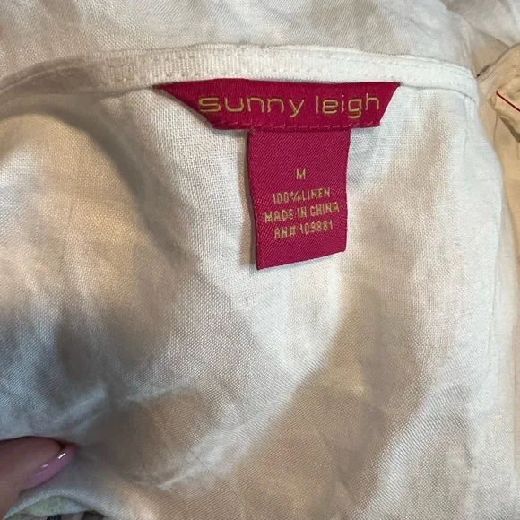 White sleeveless 100% linen top with ruffles in front. NWOT. Size Med - Picture 4 of 4